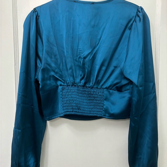 NWT House of Harlow 1960 Teal Satin Cropped Long Sleeve ruched Blouse - Picture 6 of 6